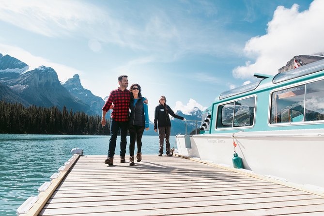5.5hr Jasper Wildlife and Waterfalls Tour with Maligne Lake Boat Cruise